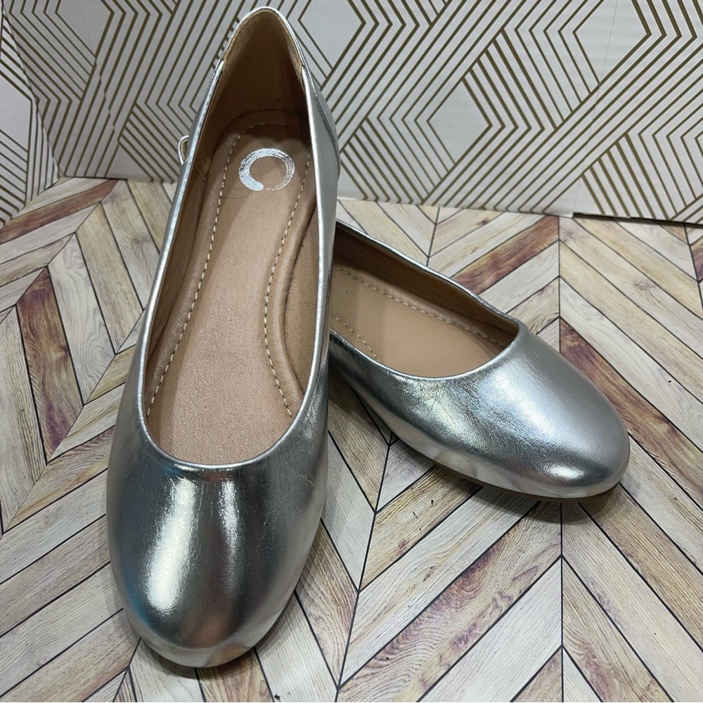 Journee Collection Women's Comfort Ballet Kavn‎ Flats, Silver, 7 F6
